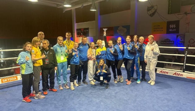 Жіноча збірна України з боксу посіла перше загальнокомандне місце на турнірі в Фінляндії