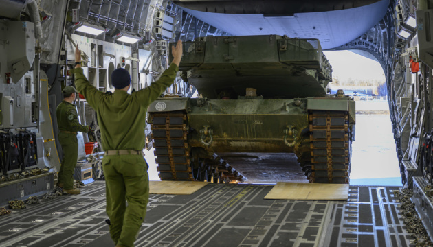 До Латвії прибув канадський танковий ескадрон для стримування Росії