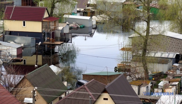 In 3 Regionen der Ukraine bleiben weiter über 6.000 Hektar landwirtschaftliche Nutzfläche überflutet