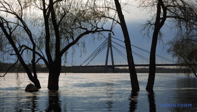 У Києві за день рівень води у Дніпрі піднявся на 11 сантиметрів