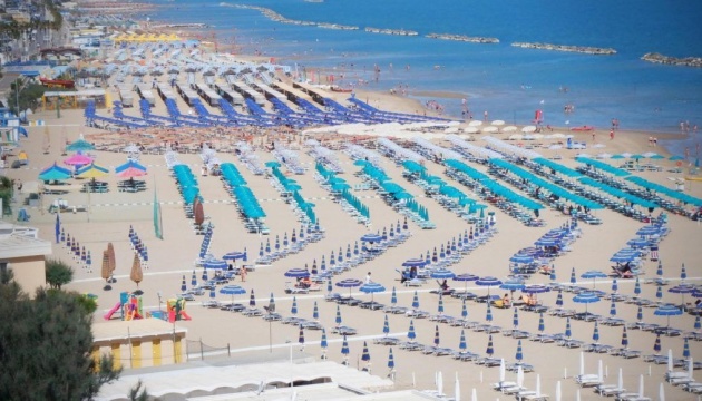 Італію зобов’язали відкрити пляжі, якими керують приватні компанії