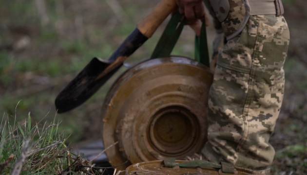 Several dozen anti-tank minefields, barriers set up in Ukraine’s north past week