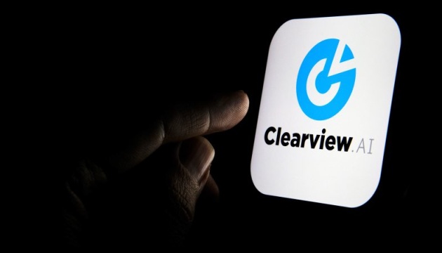Clearview AI допомогла ідентифікувати 50 осіб, причетних до викрадення дітей з України