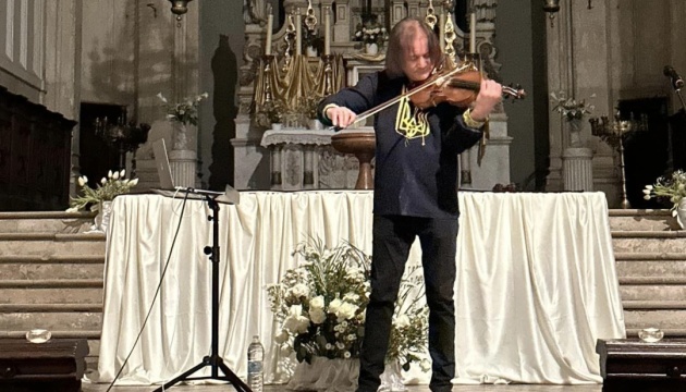У Брюсселі відбувся концерт українського скрипаля Василя Попадюка