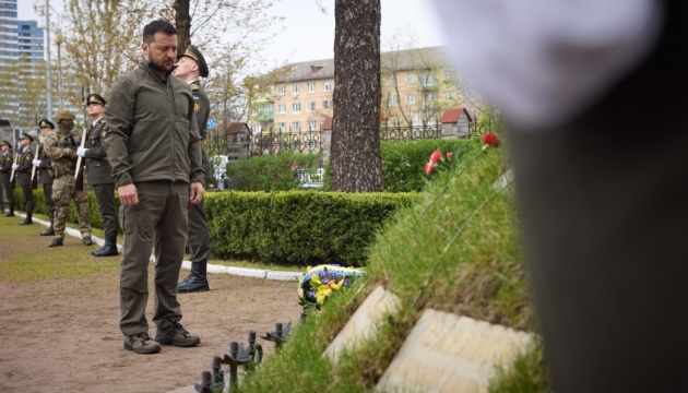 ゼレンシキー宇大統領、チョルノービリ原発事故犠牲者を追悼