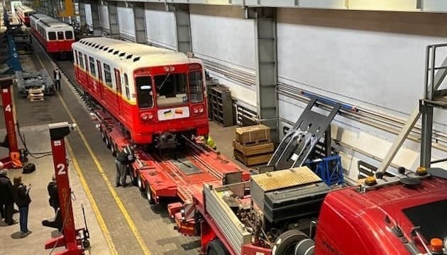 Pierwsza partia wagonów metra od polskich partnerów przyjedzie do Kijowa z Warszawy

