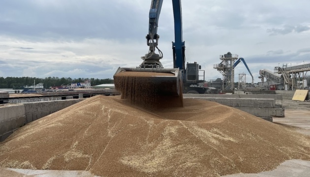 Ucrania exporta casi 49 millones de toneladades de cereales durante el año