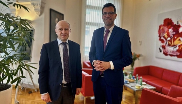 Посол в Австрії обговорив ситуацію з навчанням українців у Відні