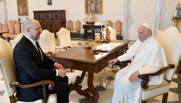 Denys Chmygal demande au Pape de l'aider à récupérer les enfants déportés par la Russie