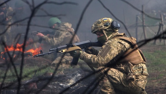 Some 14,000 Ukrainian soldiers train in UK