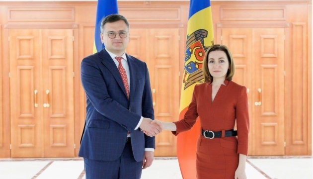 Безпека та розвиток співпраці: Кулеба у Молдові зустрівся із Санду та Речаном