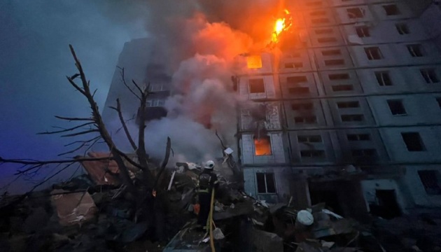 Ракетним ударом по Умані пошкоджені близько 10 багатоквартирних будинків – Зеленський