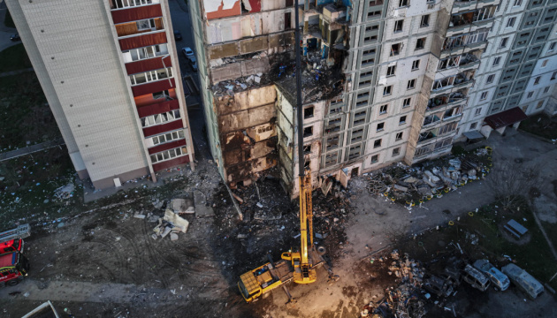В Умані почали демонтаж частини будинку, в який влучила російська ракета