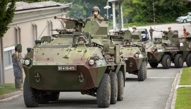 20 БТР Valuk передала Словенія Україні: потужне озброєння і хороший захист 