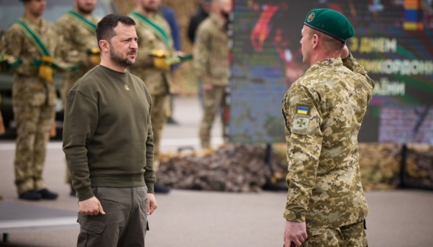 Head of State presents awards to Ukrainian border guards