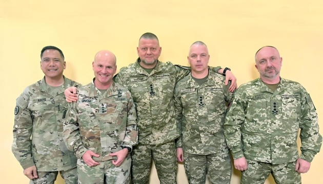 Saluschnyj trifft sich mit dem Kommandeur der Nato-Streitkräfte in Europa