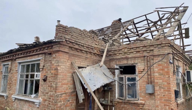 Eindringlinge befeuern wieder Bezirk Nikopol mit schwerer Artillerie, eine Person getötet