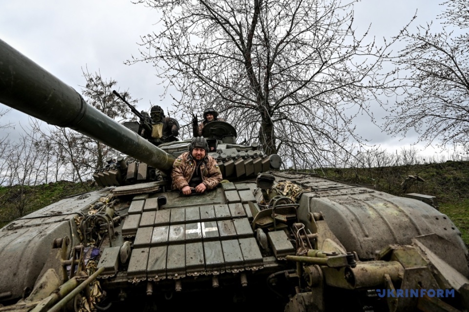 Tanquistas ucranianos en el frente / Foto: Dmytro Smolienko, Ukrinform