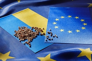 Latvia pushes for EU ban on Russian grain, offers to replace it with Ukrainian products