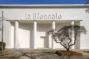 ЄС припиняє фінансування Венеційської бієнале