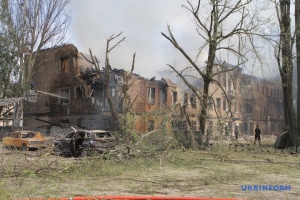 露軍のウクライナ南部ドニプロ市へのミサイル攻撃、瓦礫の下からさらに死者発見　死者２名に