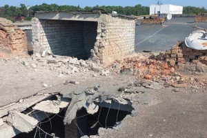 У Глухові на Сумщині ворожим обстрілом пошкоджена багатоповерхівка