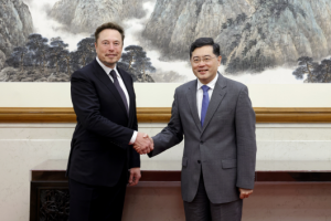 Головний дипломат Пекіна сказав Маску, що відносини Китаю і США схожі на водіння авто