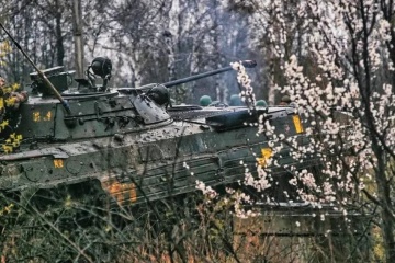 El ejército ucraniano repele más de 60 ataques enemigos en tres direcciones