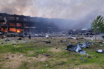 ウクライナ南部にてロシア軍のミサイル攻撃により赤十字の倉庫破壊