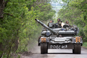Russen beschießen mit Panzern Kosatscha Lopan, zwei Zivilisten verletzt