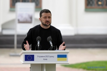 Volodymyr Zelensky déplore les restrictions européennes sur les exportations céréalières ukrainiennes