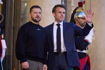 Volodymyr Zelensky  s’entretient avec Emmanuel Macron à l’Élysée