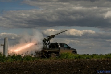 In Richtung Bachmut zerstören Streitkräfte ein Geschütz und ein Munitionslager der Russen
