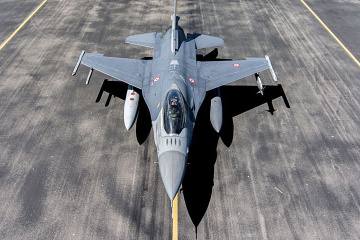 Polonia confirma el entrenamiento de pilotos ucranianos en F-16