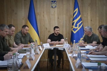 Selenskyj berät in Odessa mit dem Militär