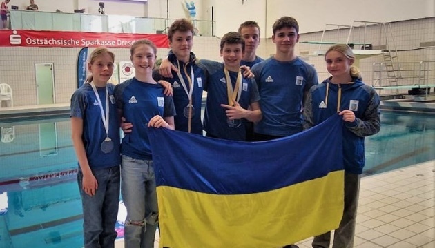 Юні українські стрибуни у води виграли чотири медалі на турнірі у Дрездені