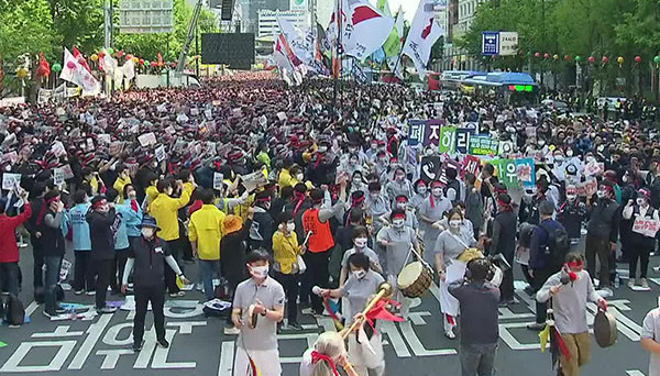 У Сеулі демонстранти вимагають підвищення мінімальної зарплати