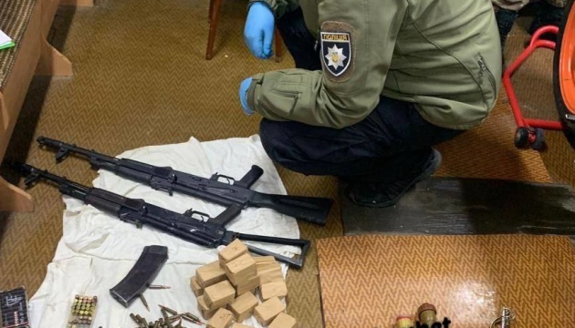 На Миколаївщині затримали торгівців зброєю