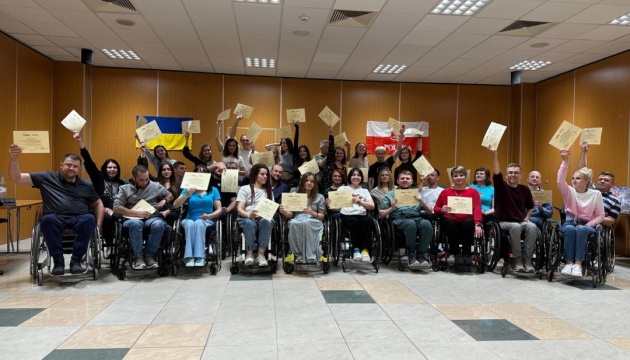 У Польщі провели навчання для українських інструкторів, які допомагають людям з інвалідністю
