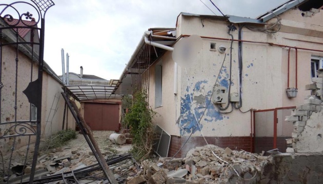 Russians attack residential areas of Kherson, Kizomys