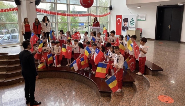 Україну представили на заходах до Дня дітей в Туреччині
