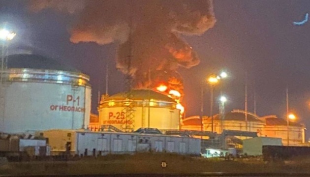 Oil depot on fire near Crimean bridge in Krasnodar region