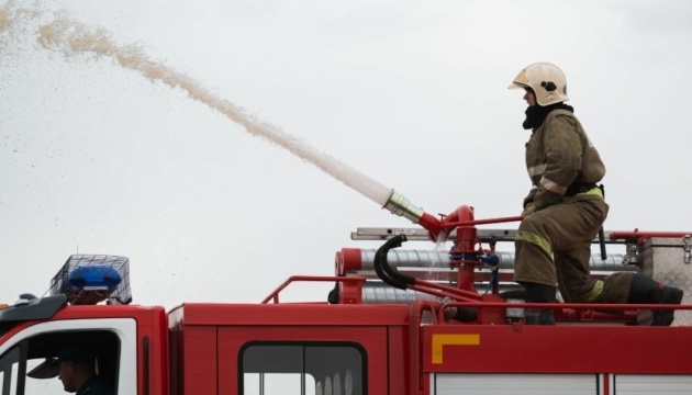 На аеродромі в Ленінградській області сталася пожежа в ангарі з гелікоптерами