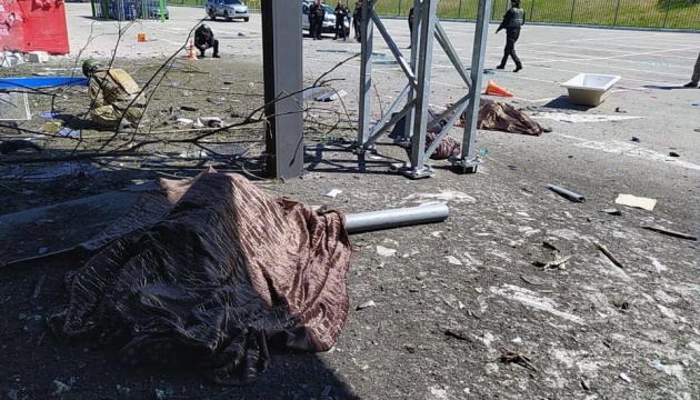 ウクライナ南部ヘルソン州、前日のロシア軍の砲撃により民間人２３名死亡、４６名負傷