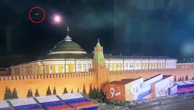 Атака на кремль, або Що означають щоденні удари дронів й ракет на зустрічних курсах