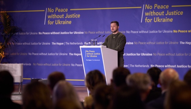 Зеленський: Україна працюватиме над створенням окремого міжнародного трибуналу, а не гібридного
