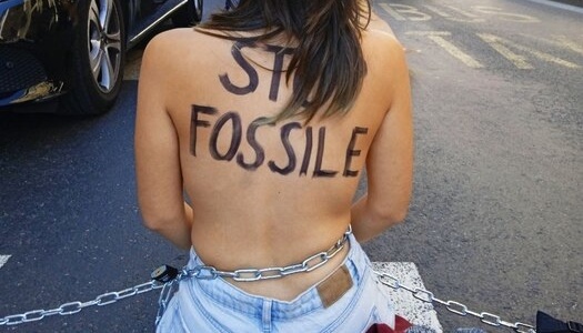 Оголені кліматичні протестувальники перекрили дорогу у Римі