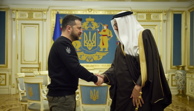 En visite en Ukraine, le ministre des Affaires étrangères de Bahreïn rencontre Volodymyr Zelensky 