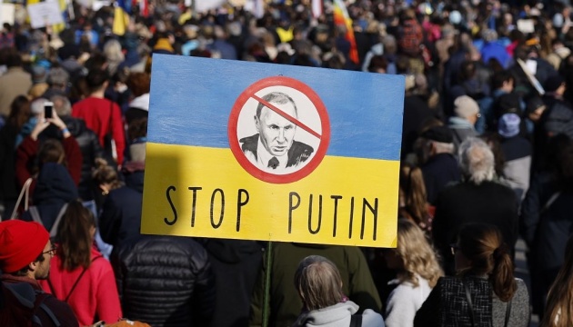 Європа має подвоїти свої зусилля для України, щоб зупинити Путіна – The Economist
