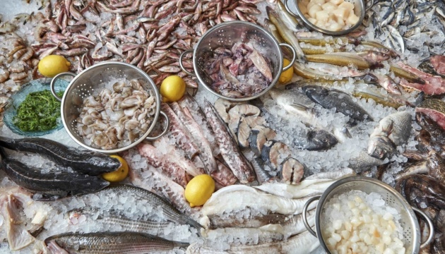 Японія просить Китай скасувати заборону на імпорт морепродуктів